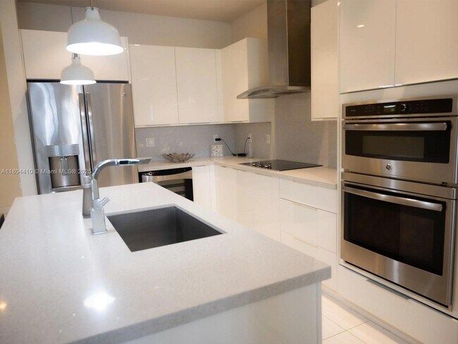 Foto del edificio - 10220 NW 63rd Terrace