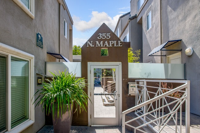 Building Photo - 355 N Maple St