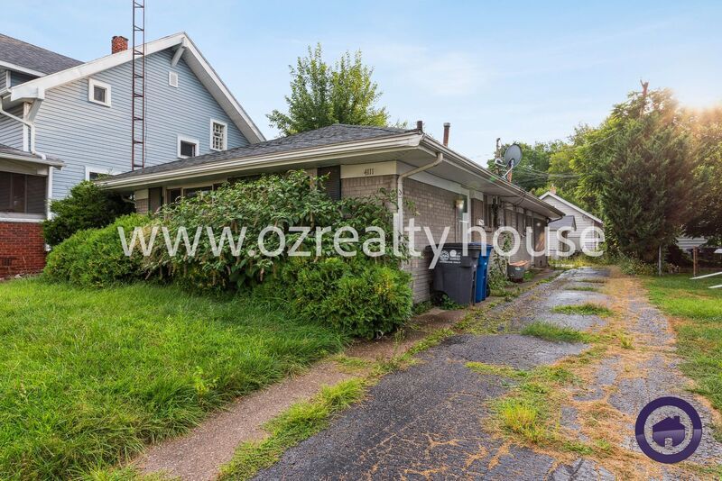 Primary Photo - 4111 Parrakeet Ave