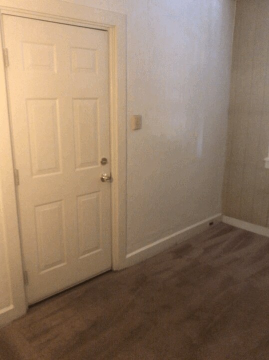 Foto del edificio - 341 Meyran Ave