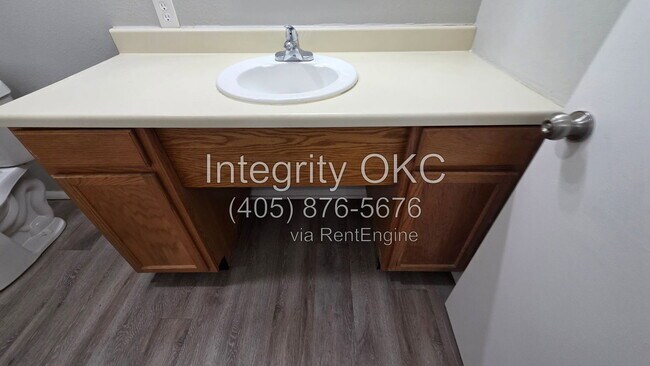 Foto del edificio - 3803 N Rockwell Ave