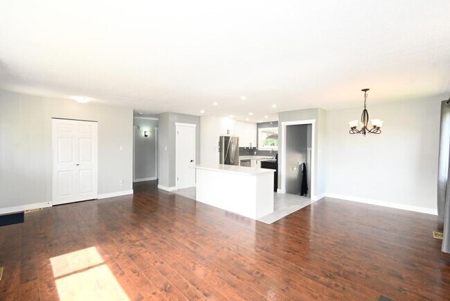Building Photo - 4 bedroom in Prince George BC V2N 2T9