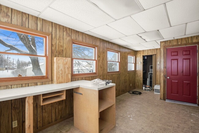 Building Photo - 109 S Stott St