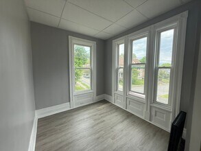 Building Photo - 7 Balsam Ave