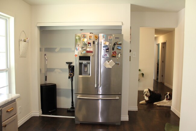Foto del edificio - 2166 Catlin Ct
