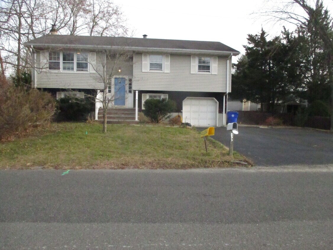 Primary Photo - 400 Hulse Ave