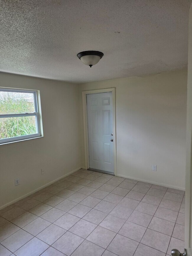 Foto del edificio - 414 28th Ave W