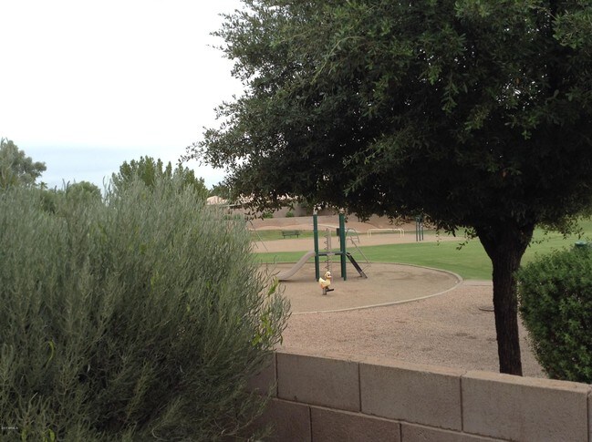 Foto del edificio - 7457 S Kachina Dr