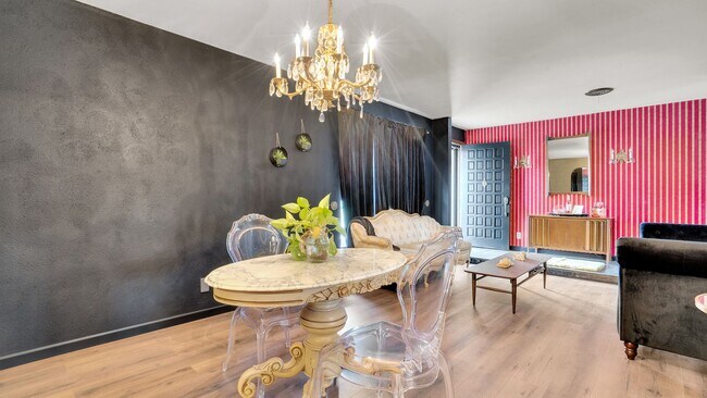 Foto del edificio - Fully furnished Airbnb with a pool