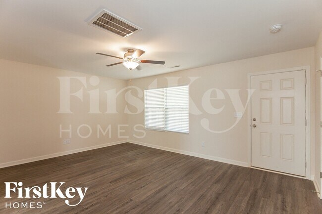 Foto del edificio - 4011 Maderia Dr NW