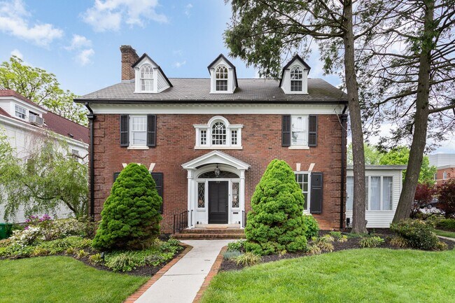 Building Photo - 4 Bedroom Home in Carlisle PA