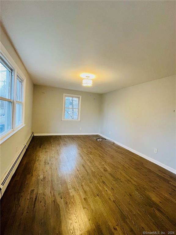 Building Photo - 64 Warner St