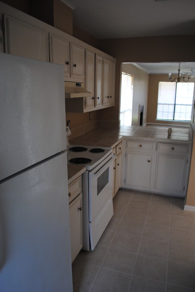Building Photo - 3725-3729 Gas Light Curv