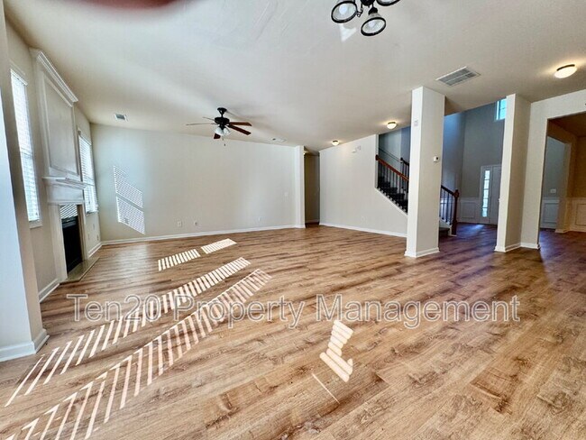 Foto del edificio - 789 Honey Do Ct