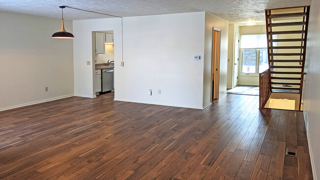 Dining Room - 1370 Lakeside Drive