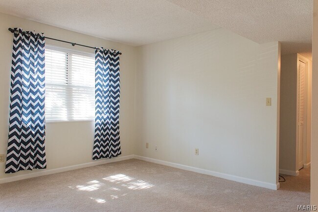 Foto del edificio - 9071 Wrenwood Ln