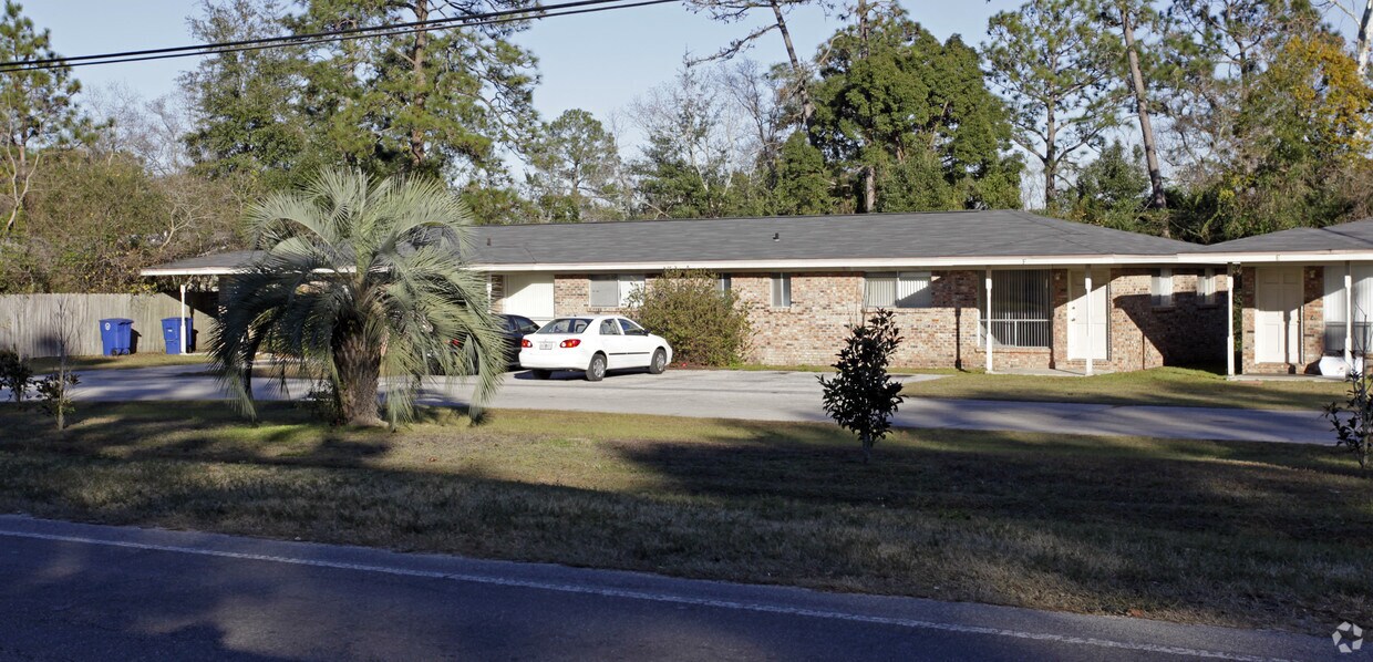 Building Photo - 2608 Transmitter Rd