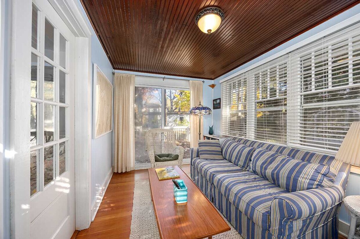 Foto principal - 630 Pleasant St