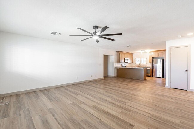 Foto del edificio - 5739 W Monte Vista Rd