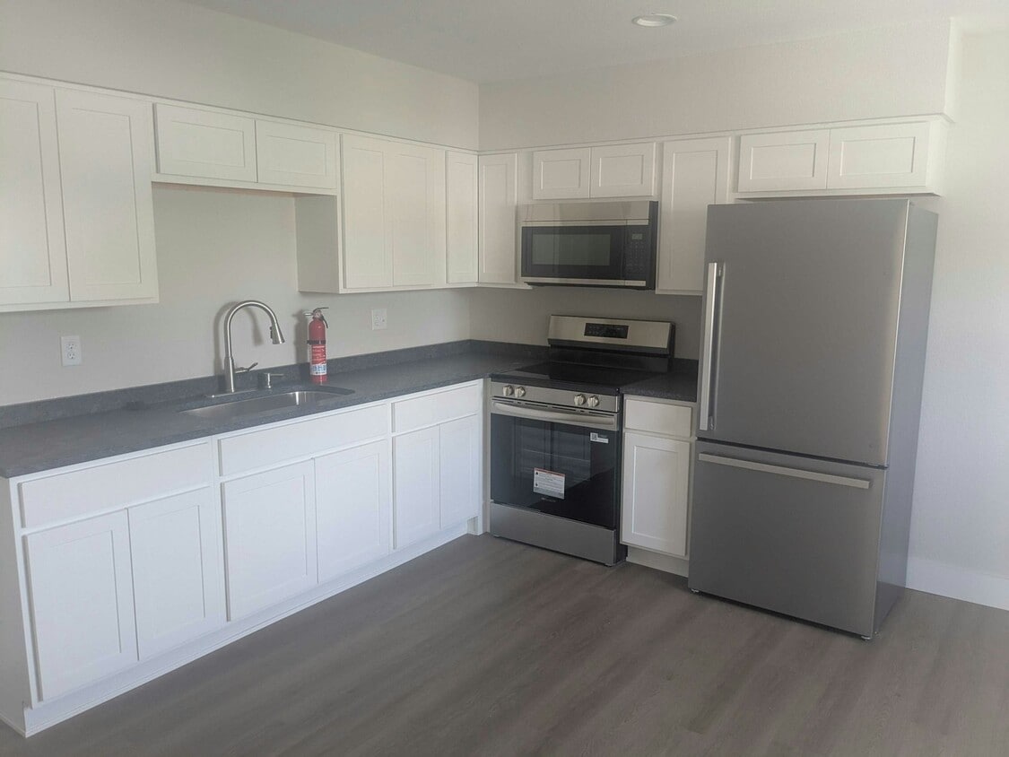 Primary Photo - 4471 E Andrew Johnson Hwy