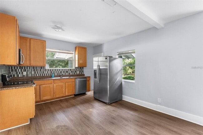 Foto del edificio - ARMATURE WORKS HOME FOR RENT!!