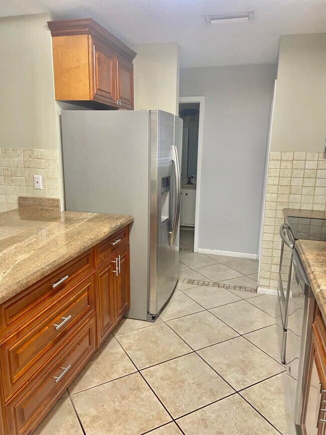 Building Photo - 21 Farnworth Dr