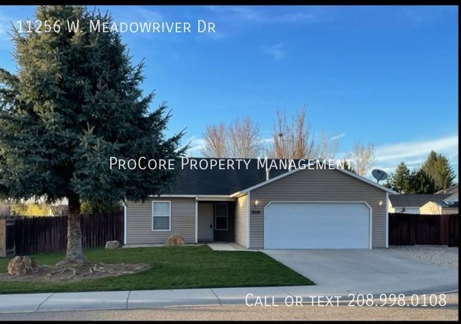 Primary Photo - One story 3 bed/2 bath home with 2 car gar...