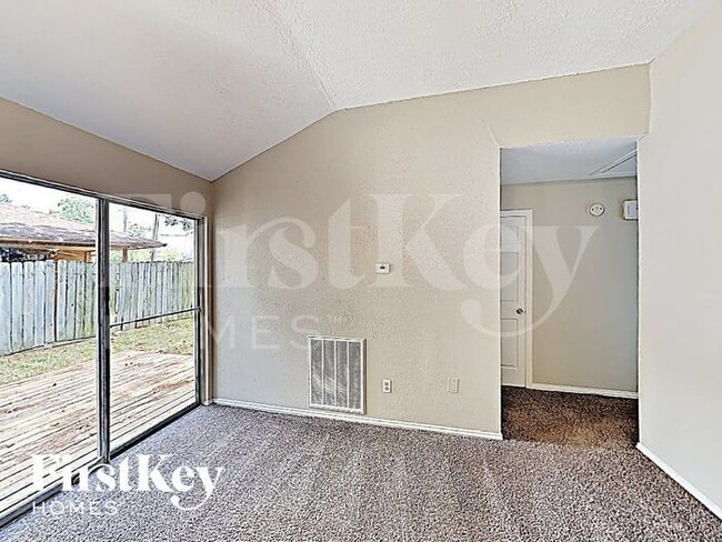 Building Photo - 23059 Banquo Dr