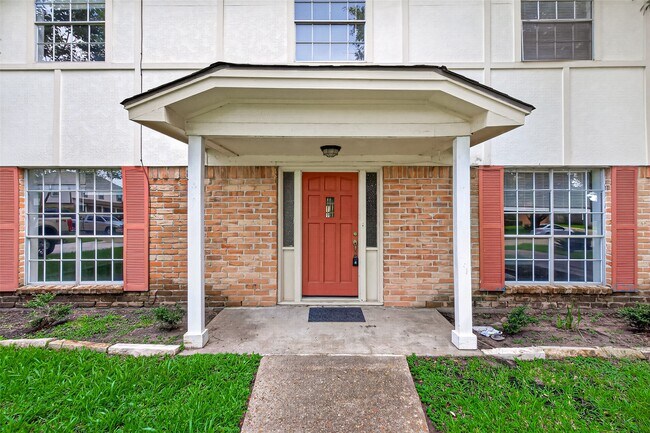 Foto del edificio - 5703 Green Timbers Dr