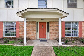 Building Photo - 5703 Green Timbers Dr