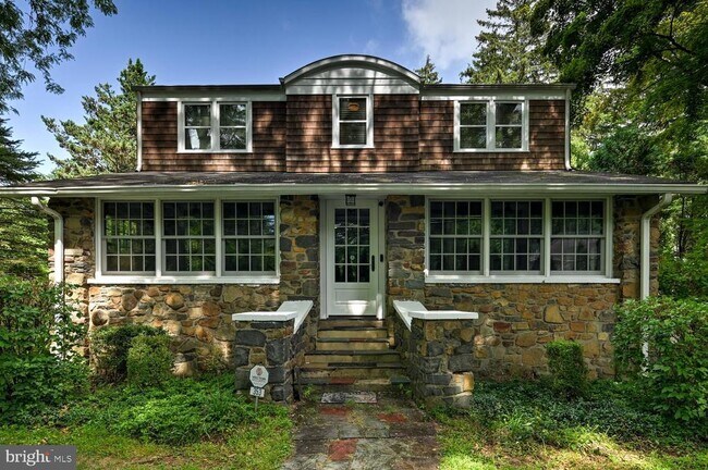 Foto del edificio - 353 Cherry Hill Rd