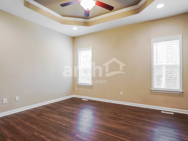 Building Photo - 48 Kings Canyon Ct
