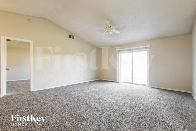 Foto del edificio - 1051 Shepherd Ave