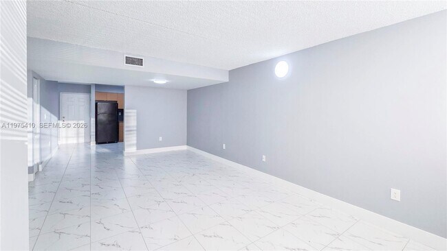 Foto del edificio - 6045 NW 186th St