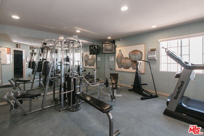 Foto del edificio - 5200 White Oak Ave