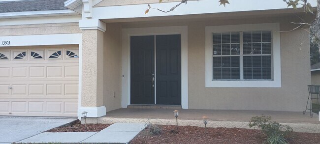 Building Photo - 3 bedroom 3 Bathroom 2 Car Garage Home in ...