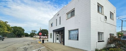 Building Photo - 102 N Main Ave