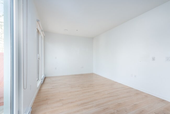 Building Photo - 1090 Jervis St