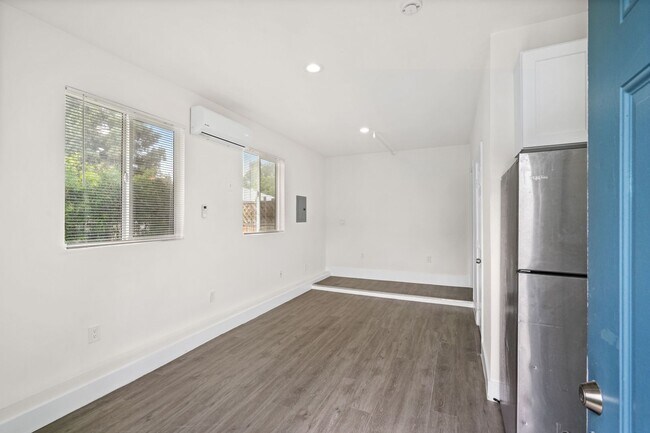 Foto del edificio - 5905 Whitnall Hwy