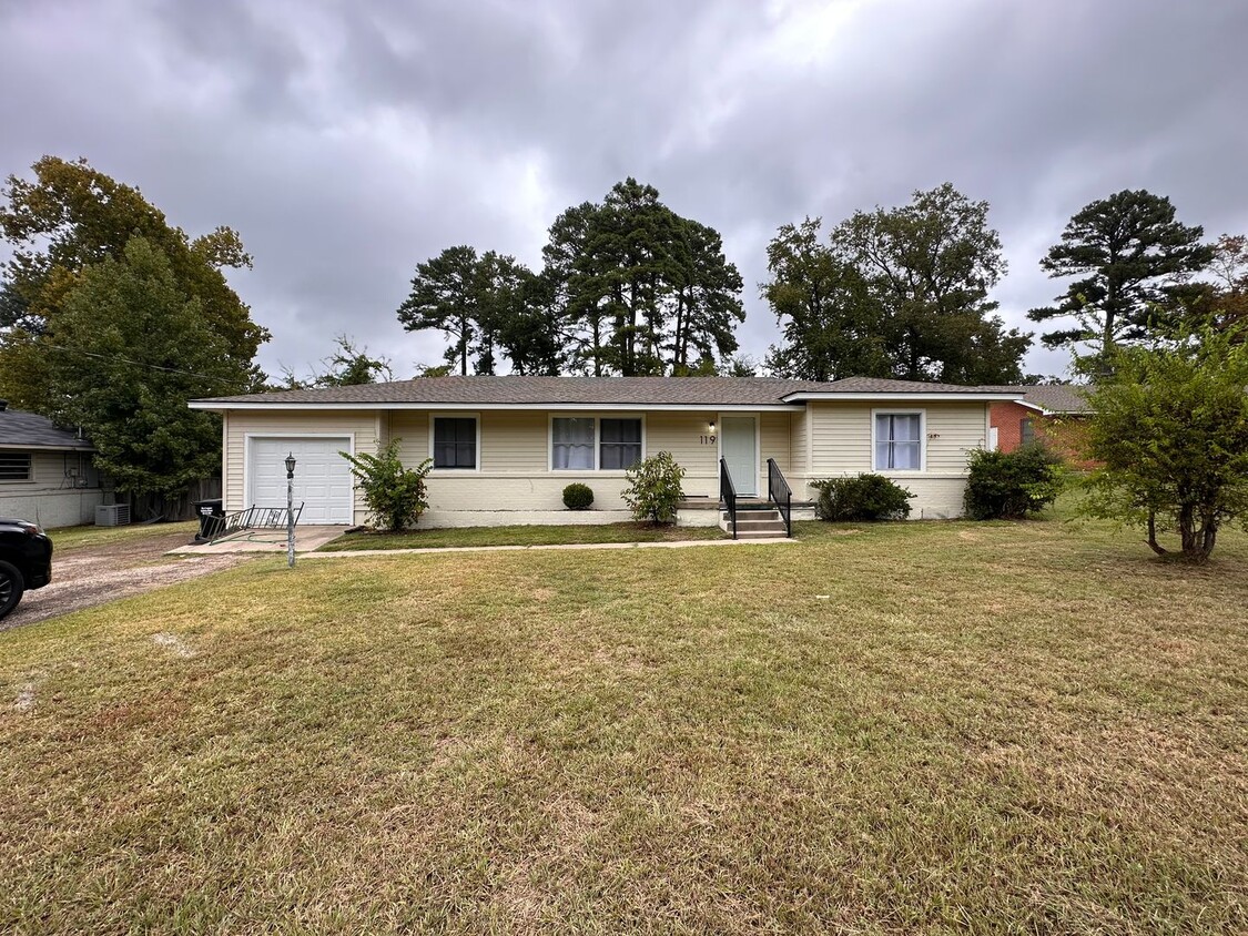 Foto principal - Beautiful 3 Bedroom home in Longview ISD