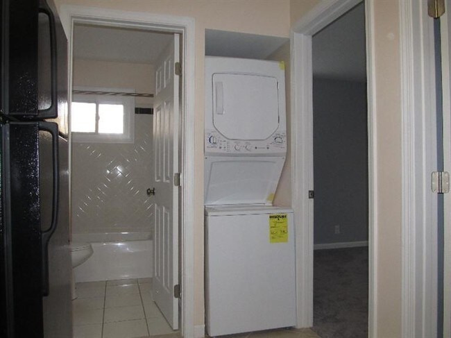 Foto del edificio - 1441 N Forbes Rd