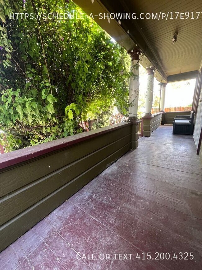 Building Photo - 1 Week FREE RENT 1 Bedroom In Berkeley