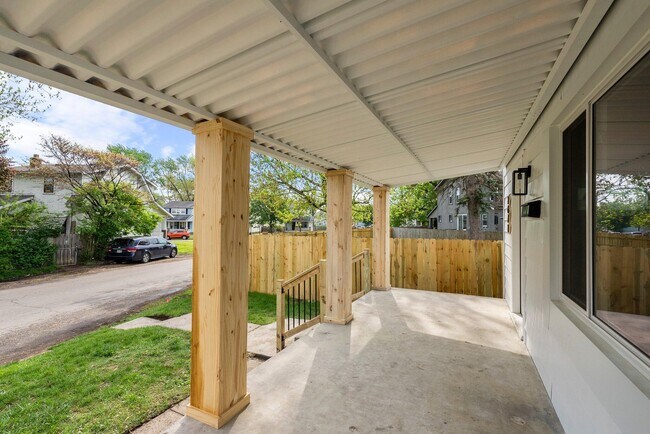 Foto del edificio - 2671 Whitehead Rd