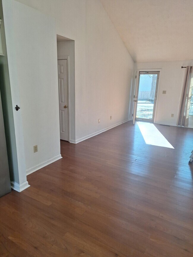 Foto del edificio - 1717 Brook Park Dr
