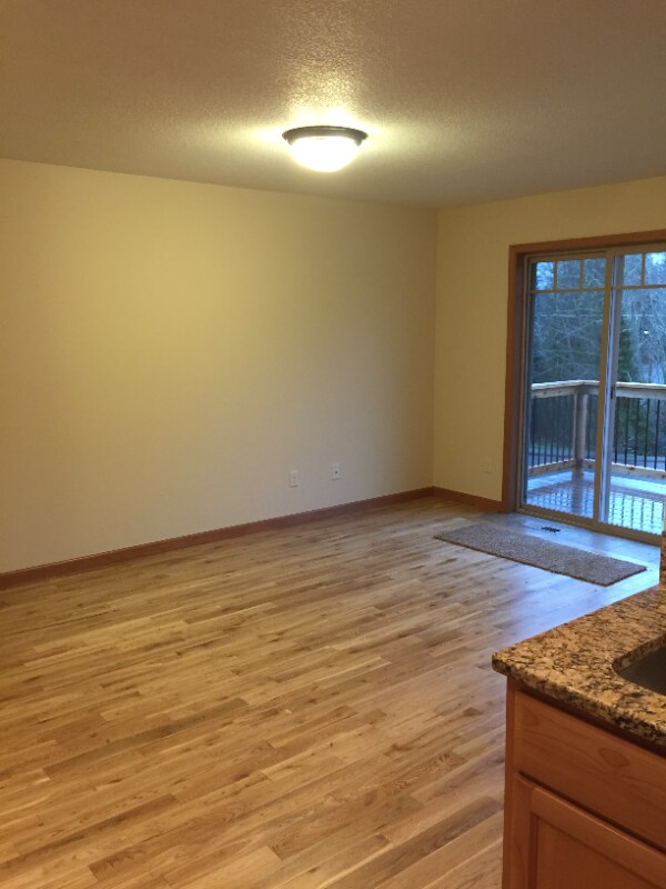 Foto del edificio - 1070 Klaskanine Ave