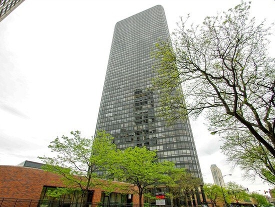 Park Tower exterior - 5415 N Sheridan Rd