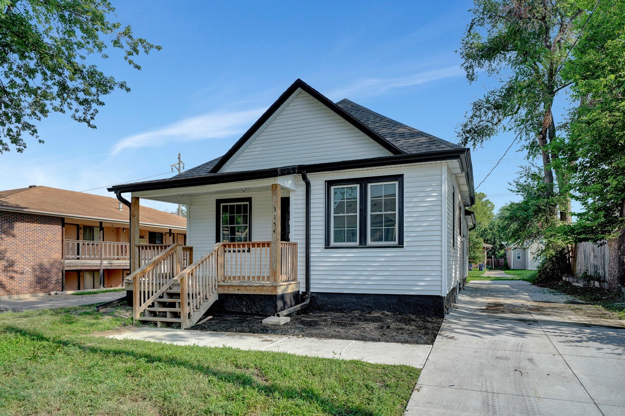 Primary Photo - 3154 Apple St