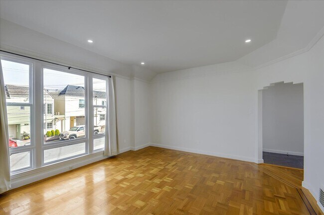 Building Photo - 1487 34th Ave