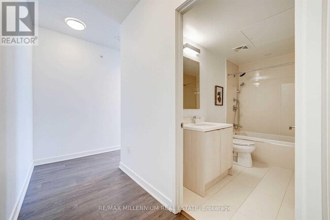 Building Photo - 125-4125 Blue Jays Way