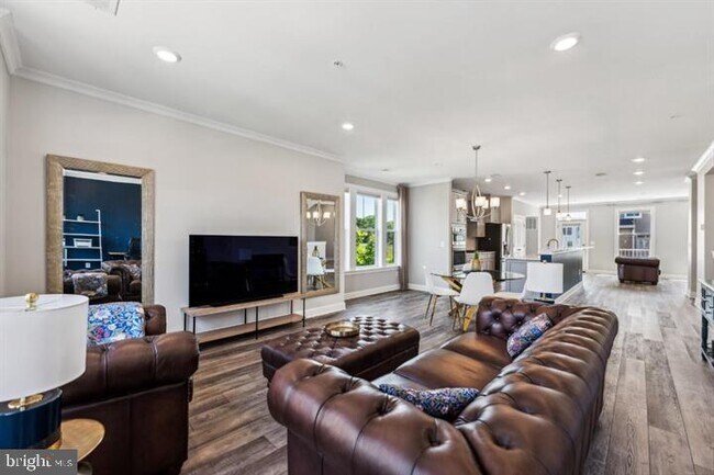 Building Photo - 45157 Kincora Dr